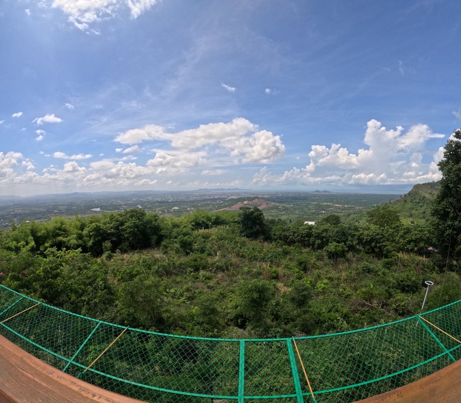 Point de vue panoramique autour de Kampot