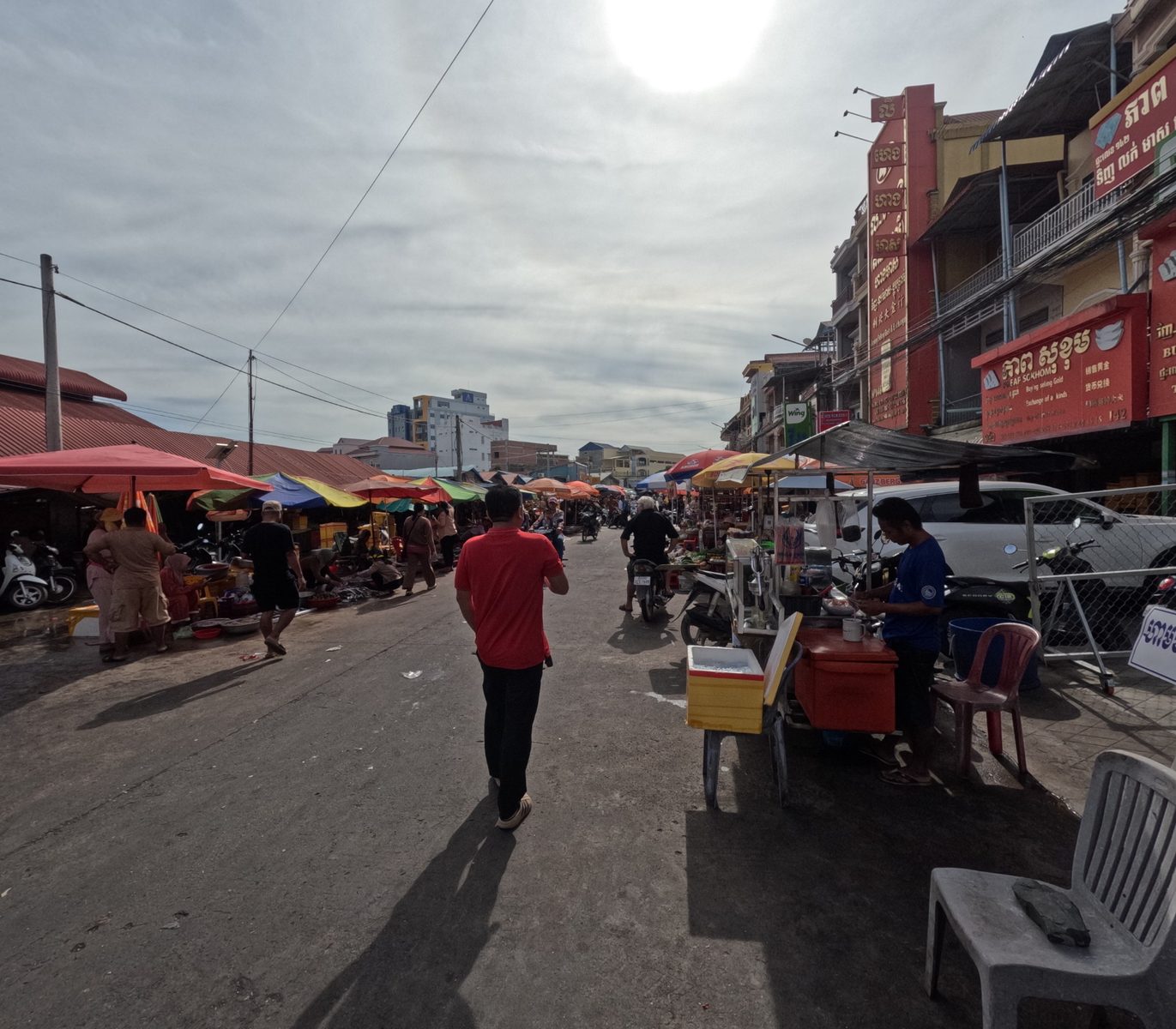 Vie locale au marché de Kampot